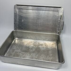 Mirro | Kitchen | Mirro Aluminum Cake Pan With Slide On Lid Model 5488m ...